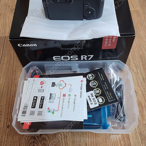 ********* 캐논 EOS R7. 보증기간 26년6월까지 샌삥급. *********