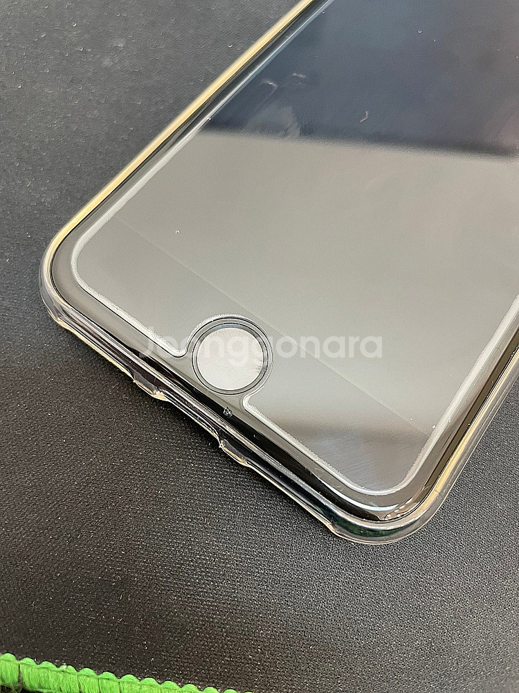 아이폰SE3 블랙 64GB 해외판 배터리98% 상태좋은...--3