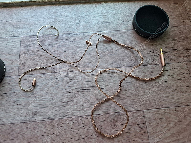 유선이어폰케이블 pure4 mmcx 3.5mm와 4.4mm 하자 있는거 팝니다--1