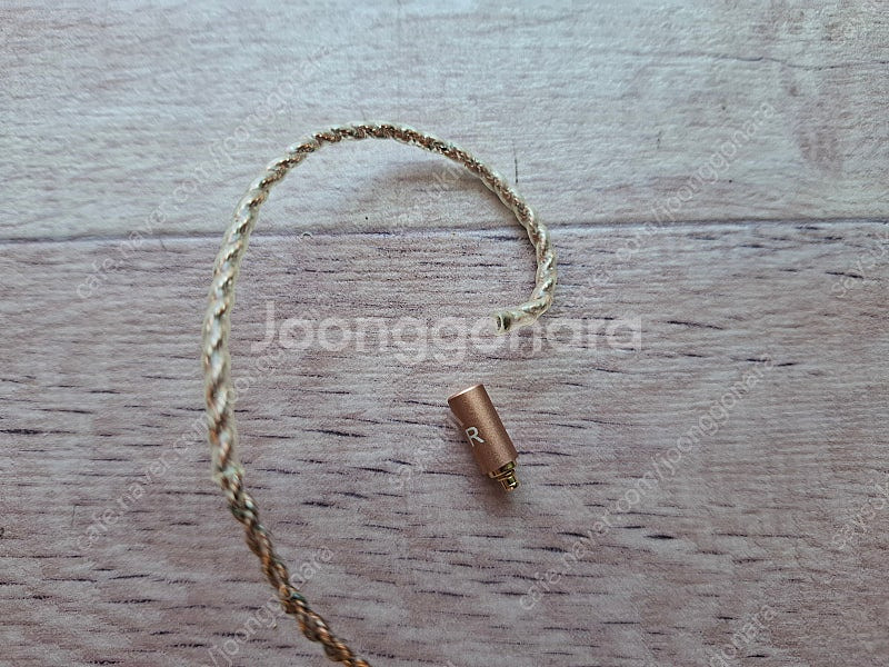 유선이어폰케이블 pure4 mmcx 3.5mm와 4.4mm 하자 있는거 팝니다--2