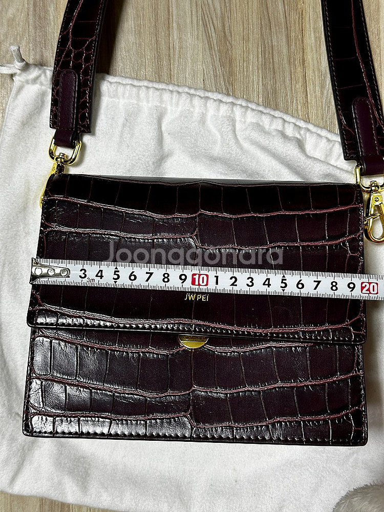 JW PEI 미니 플랩백 브라운--5