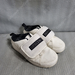 데상트 슬리퍼 280