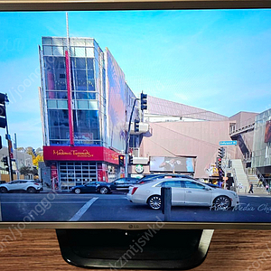 LG 32인치 LED 모니터 32MB25VQ 팝니다
