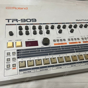 [로랜드] Roland TR-909 빈티지 아날로그 드럼머신