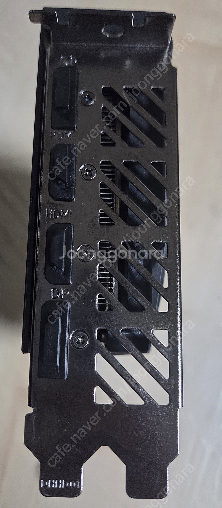 기가바이트 RTX 4060 팝니다.--3