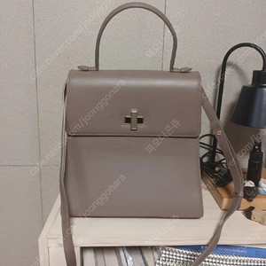 베라왕 소가죽 토트백