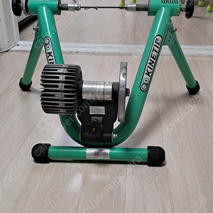 키네틱 고정로라