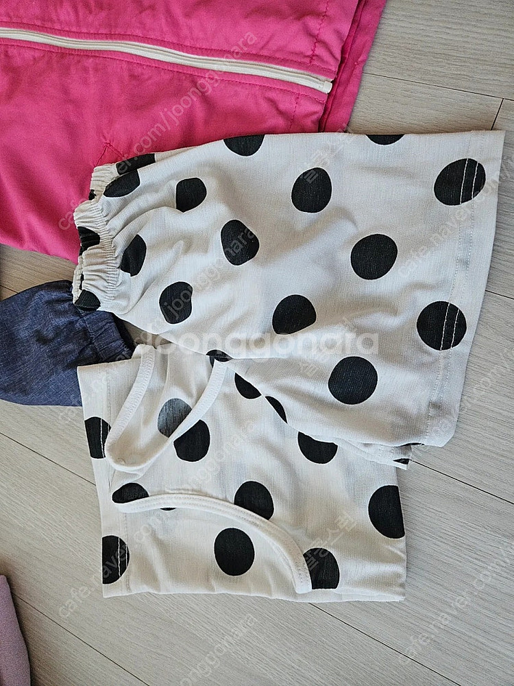 여아 110사이즈 베네통바람막이 실내복--4