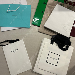 우영미 셀린느 몽클레어 루이비통 디올옴므 버버리 로에베 막스마라 톰브라운 우영미 셀린느 등등 명품쇼핑백 팝니다!