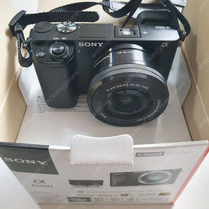 소니 미러리스 a6000+1650렌즈+32기가메모리카드 세트 팝니다
