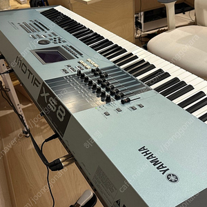 YAMAHA MOTIF XS8 판매합니다!