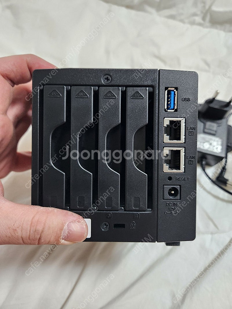 시놀로지 2.5인치 하드/SSD전용 저소음 DS419s...--1