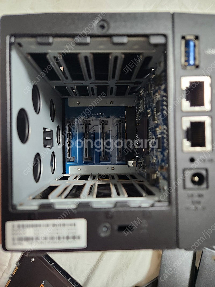 시놀로지 2.5인치 하드/SSD전용 저소음 DS419s...--2