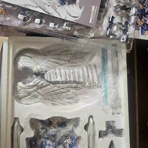 메탈컴포짓 윙 제로 건담 팝니다(노블 X)