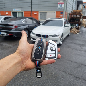BMW 1시리즈, 3시리즈, 5시리즈, X4, Z4 차량키 전체 분실 발생 시 현장 출동 대응 및 스페어키까지 신속 제작