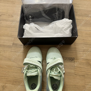 안타 역도화 260 류사오쥰 화이트블루그라데이션