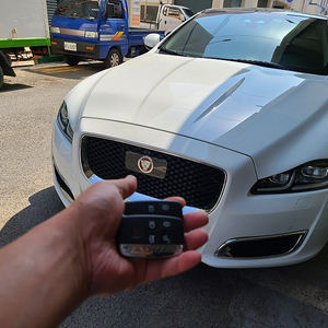 [판매] 재규어 E-PACE, F-TYPE, XE, XF, XJ 전연식 차량키 버튼고장, 불량 또는 고장 무반응 키 복원 및 예비용 키 동시 복사 제작
