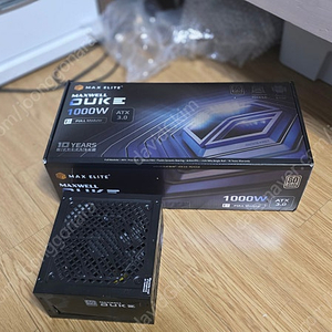 맥스엘리트 맥스웰 플레티넘 Duke 듀크 1000w ATX3.0 블랙 판매합니다