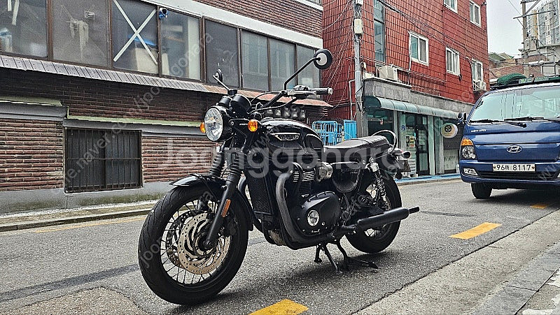 트라이엄프 본네빌 t120 블랙 18년식--0