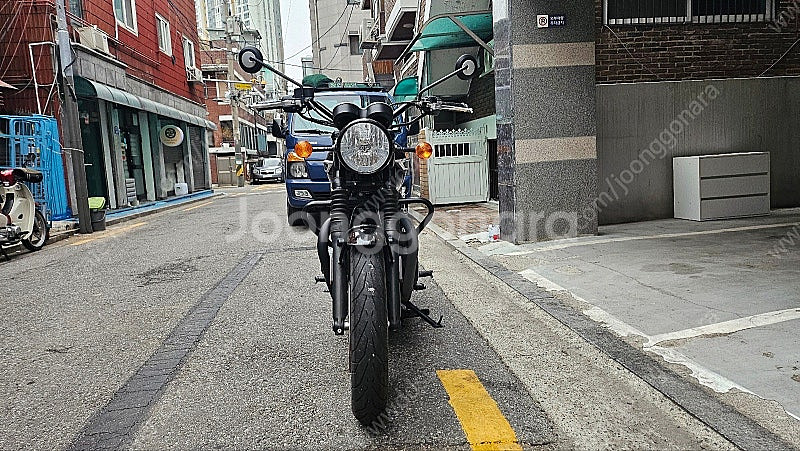트라이엄프 본네빌 t120 블랙 18년식--2