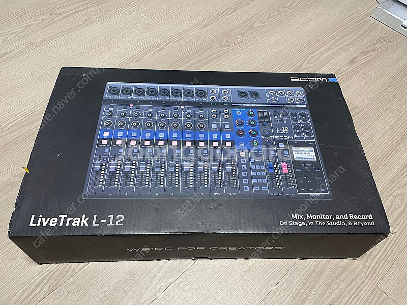 Zoom LiveTrak L-12 멀티트랙 믹서--2