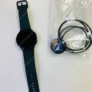 갤럭시워치4 그린 44MM 셀룰러 5만원 팝니다