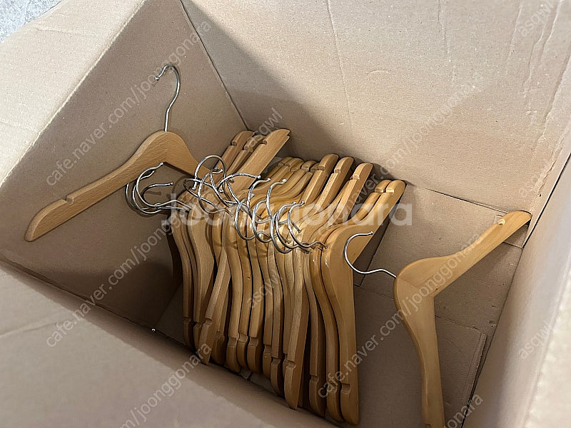 옷가게 폐업으로 아동 옷걸이 떨이 칩니다--6