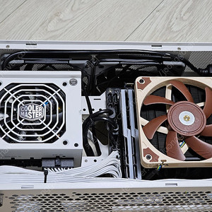 5600x+B550i ROG ITX 반본체 팝니다.