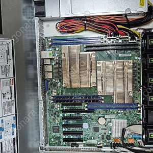 1U 서버, 슈파미이크로 제온 E5-2680 v4 x 2개 (듀얼 CPU), 8베이, 삼성 128GB ECC 메모리, 슈마 SuperMicro