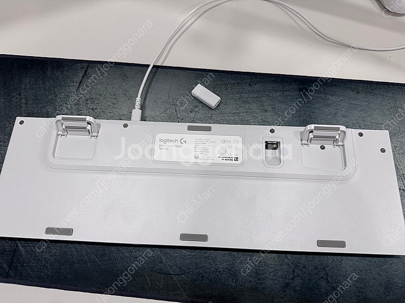 로지텍 g915x 풀배열 화이트 풀박스 저렴하게 팝니다...--1