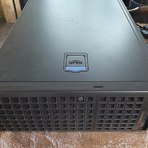 슈퍼마이크로 GPU서버 워크스테이션 (스케일러블 2cpu / 4gpu 가능 / 2200w 티타늄 파워 2개)