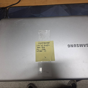 삼성 노트북 i5 8세대 16G 256G 하드1테라 NT560XBV 팝니다 270,000원