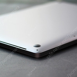 [급매-가격포기] 맥북프로 2019 Retina 16인치 메모리 16GB, HD 512GB, 2.6GHz 6코어 Intel Core i7 실버 팝니다.