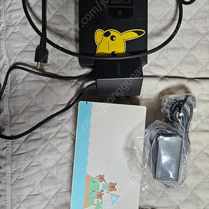 새제품 소장품) 닌텐도 스위치 동물의숲 독, 피카츄 이브이 에디션 한정판 독, 미개봉 정품 충전기 미개봉 정품 HDMI 택포4
