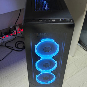 인텔 i7 8세대 8700k 게이밍본체 팝니다.