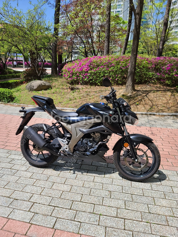 스즈키 gsx s125 메뉴얼 오토바이크 싸게판매합니다...--2