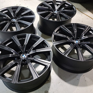 <판매> BMW G바디 X5/X6 22인치 순정품휠 점포정리로 매우싸게 정리판매