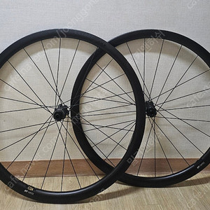 DT SWISS PRC1650 카본 휠셋 판매합니다.