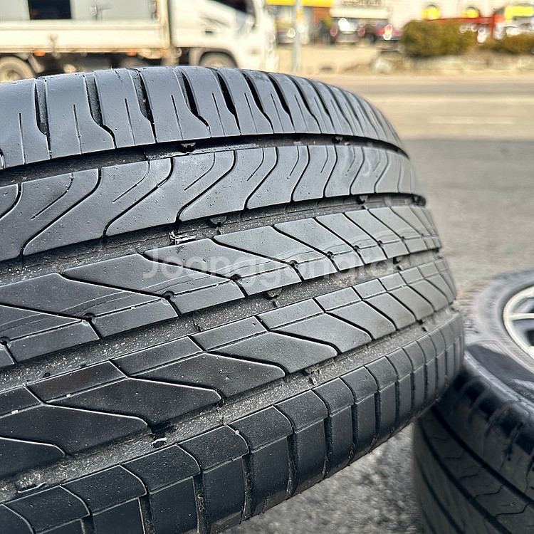 사제 18인치 마르셀로 중고 휠타이어 세트 팔아요 245 45 18--5