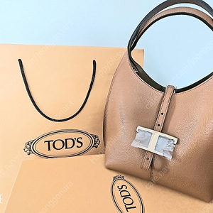 [미개봉 새상품] TOD'S 토즈 T 타임리스 숄더백 신상 (최종 가격 내림)