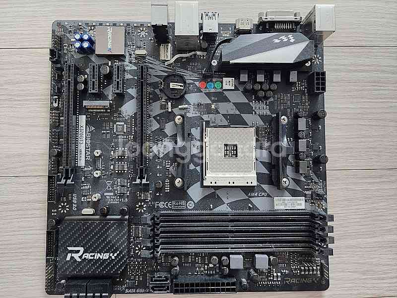 바이오스타 레이싱 X370 GT3 AMD AM4 M-A...--0