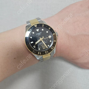 티쏘 씨스타 gmt 쿼츠 40mm 콤비팔아요