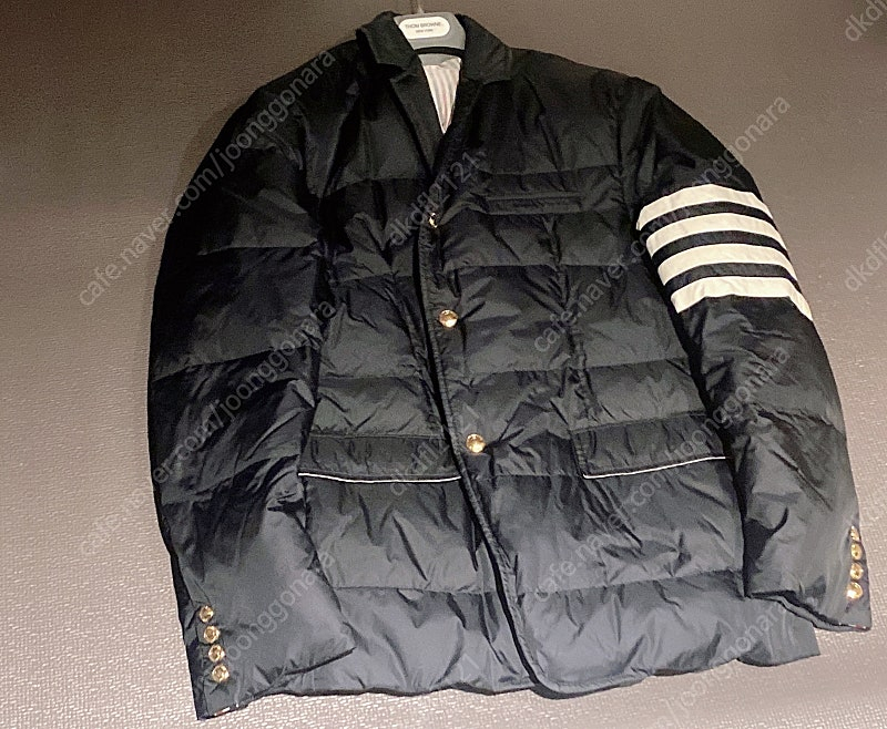 ( 정품 ) 톰브라운 사선 패딩 블레이저 4사이즈 네이비 팝니다.--0