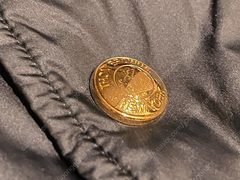 ( 정품 ) 톰브라운 사선 패딩 블레이저 4사이즈 네이비 팝니다.--5