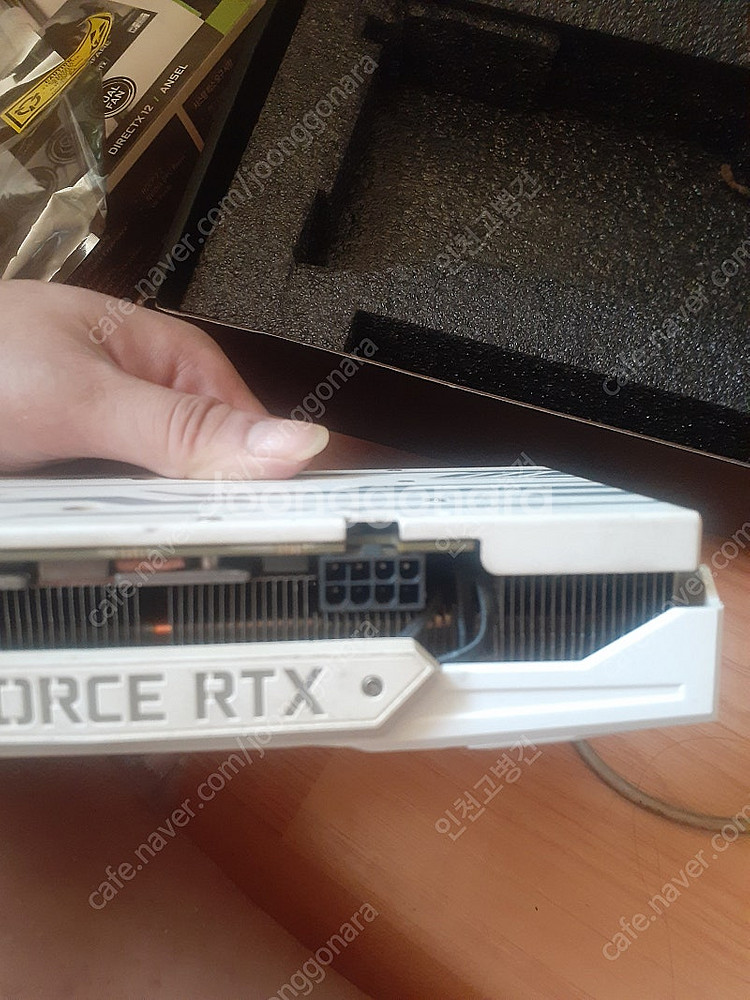 이엠텍 rtx 2060 6g 화이트 (팬하나 없음 정상...--3