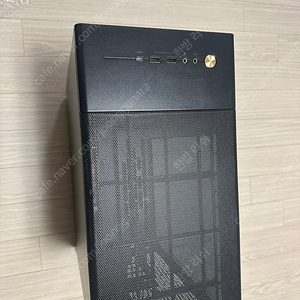 <프렉탈 노스>Fractal Design North TG Dark Tint 케이스, 리안리 팬 팝니다.