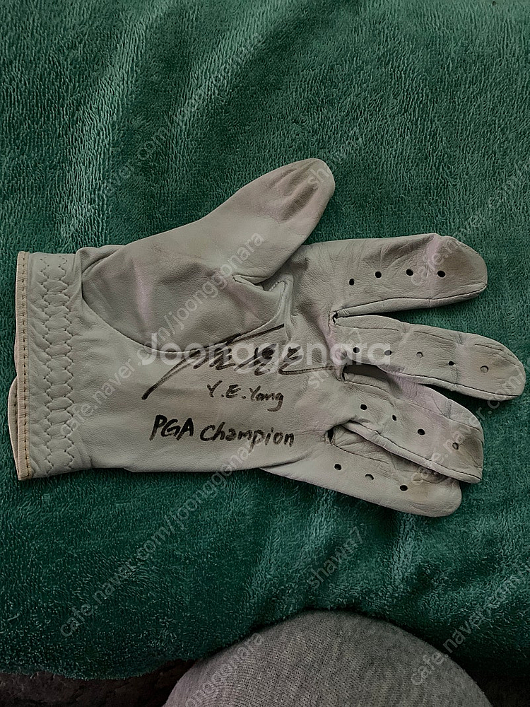 양용은PGA 미국선수생활중 사용한 골프장갑싸인--0
