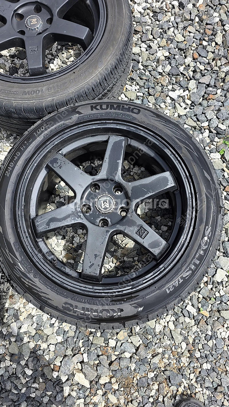 18인치 마젤로 245 45 18 교환원합니다.--1