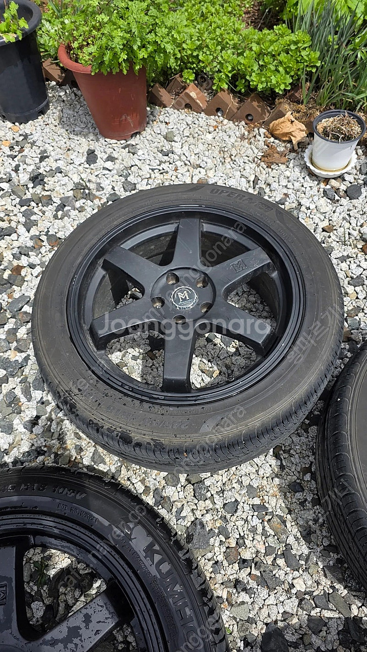 18인치 마젤로 245 45 18 교환원합니다.--3