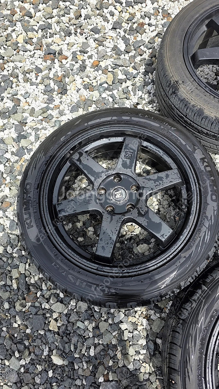 18인치 마젤로 245 45 18 교환원합니다.--4